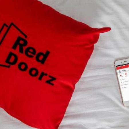 Reddoorz Plus Syariah @ Jalan Sriwijaya Medan Exterior photo