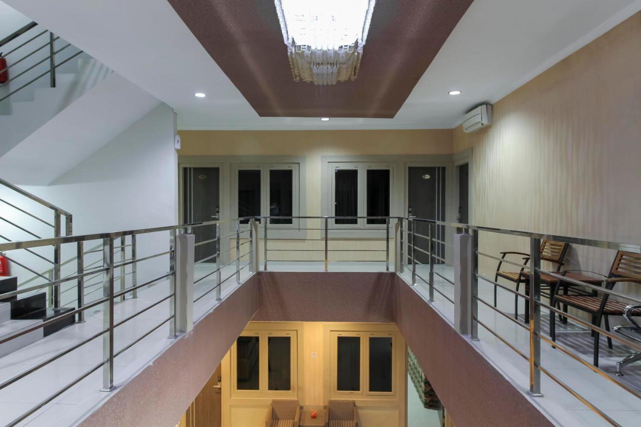 Reddoorz Plus Syariah @ Jalan Sriwijaya Medan Exterior photo