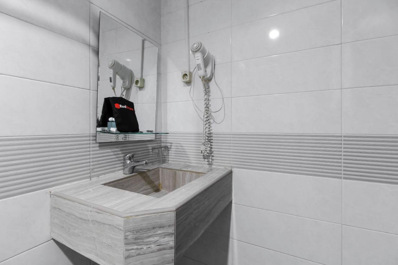 Reddoorz Plus Syariah @ Jalan Sriwijaya Medan Exterior photo