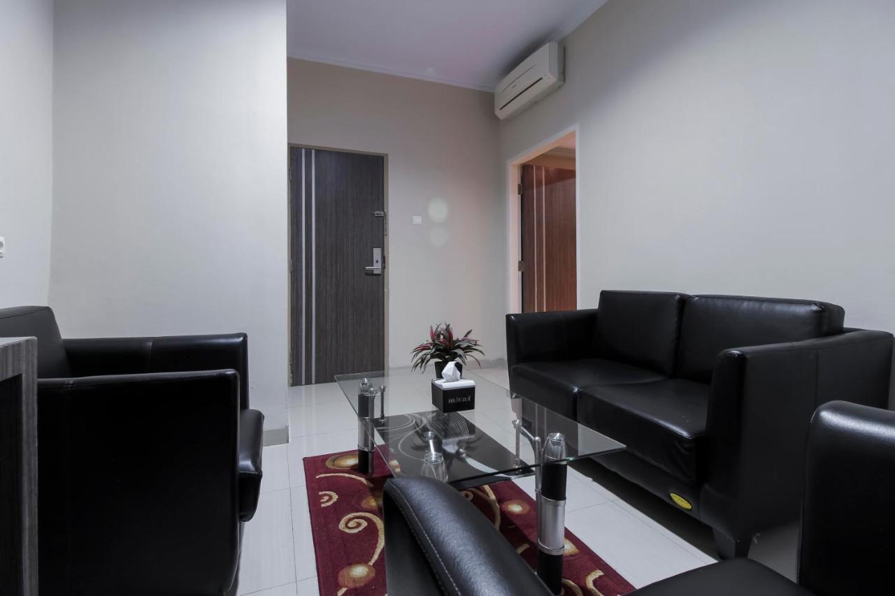 Reddoorz Plus Syariah @ Jalan Sriwijaya Medan Exterior photo