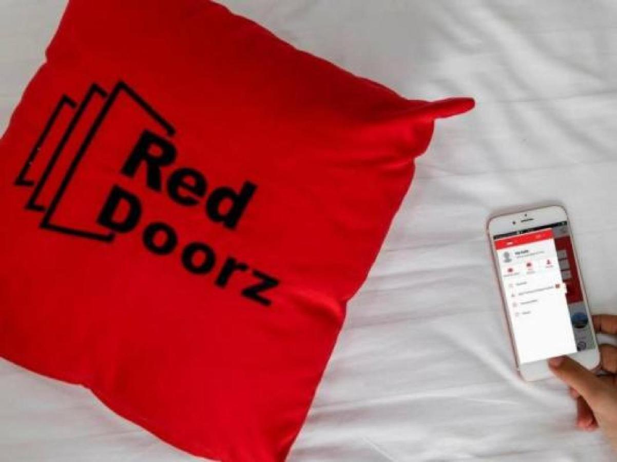 Reddoorz Plus Syariah @ Jalan Sriwijaya Medan Exterior photo